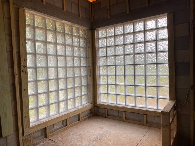 05 Glass Block Tub - Before