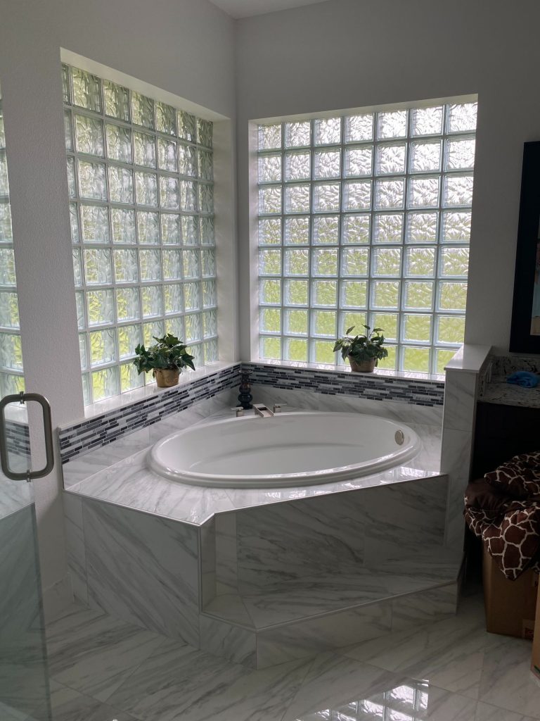 10 Glass Block Tub - Complete